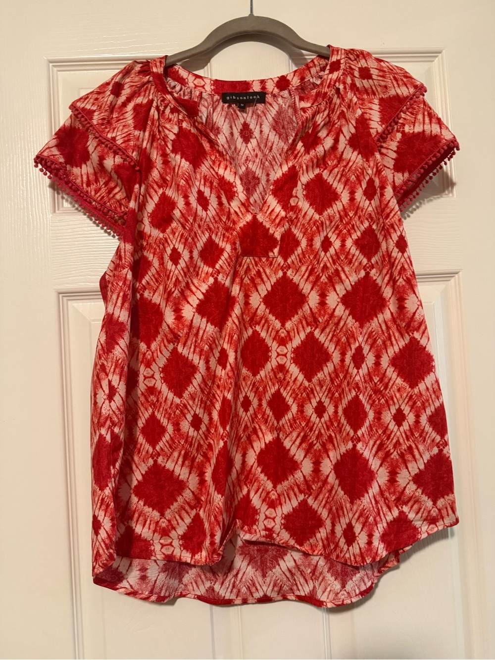 Gibsonlook Red Tie-Dye V-Neck Short Sleeve Blouse